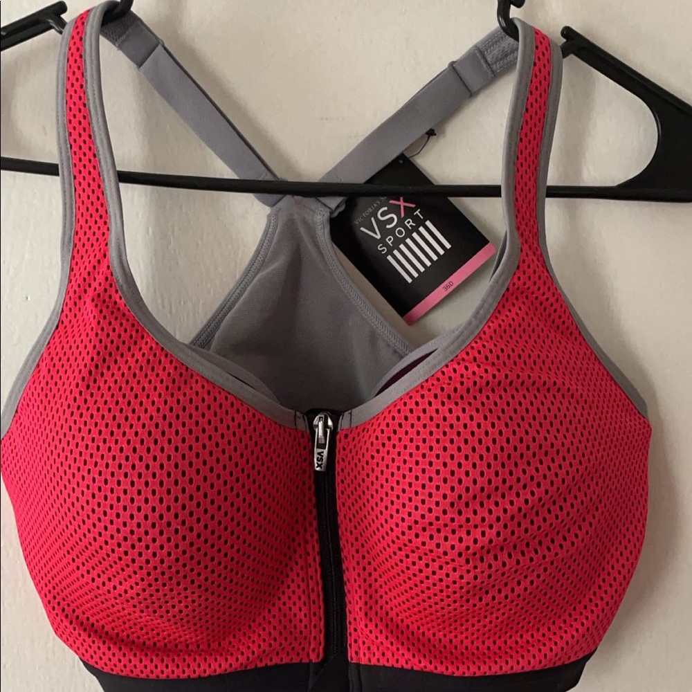 VS Sports Bras